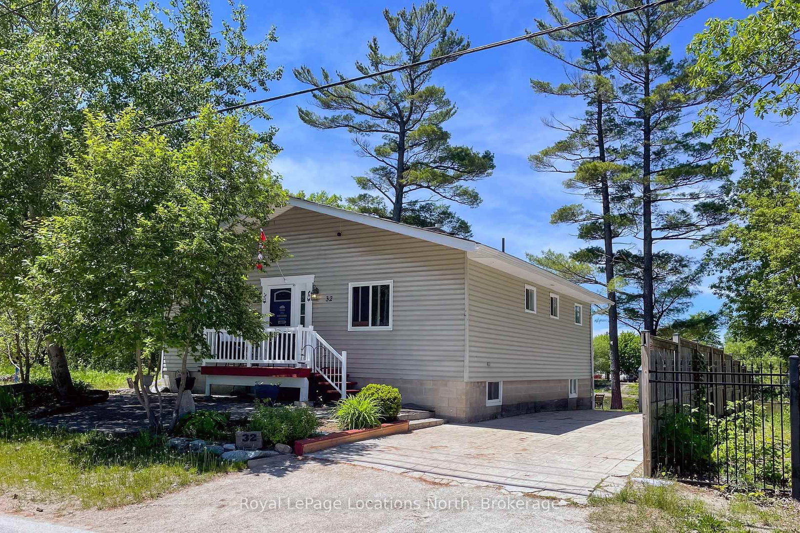 Listing Image 4