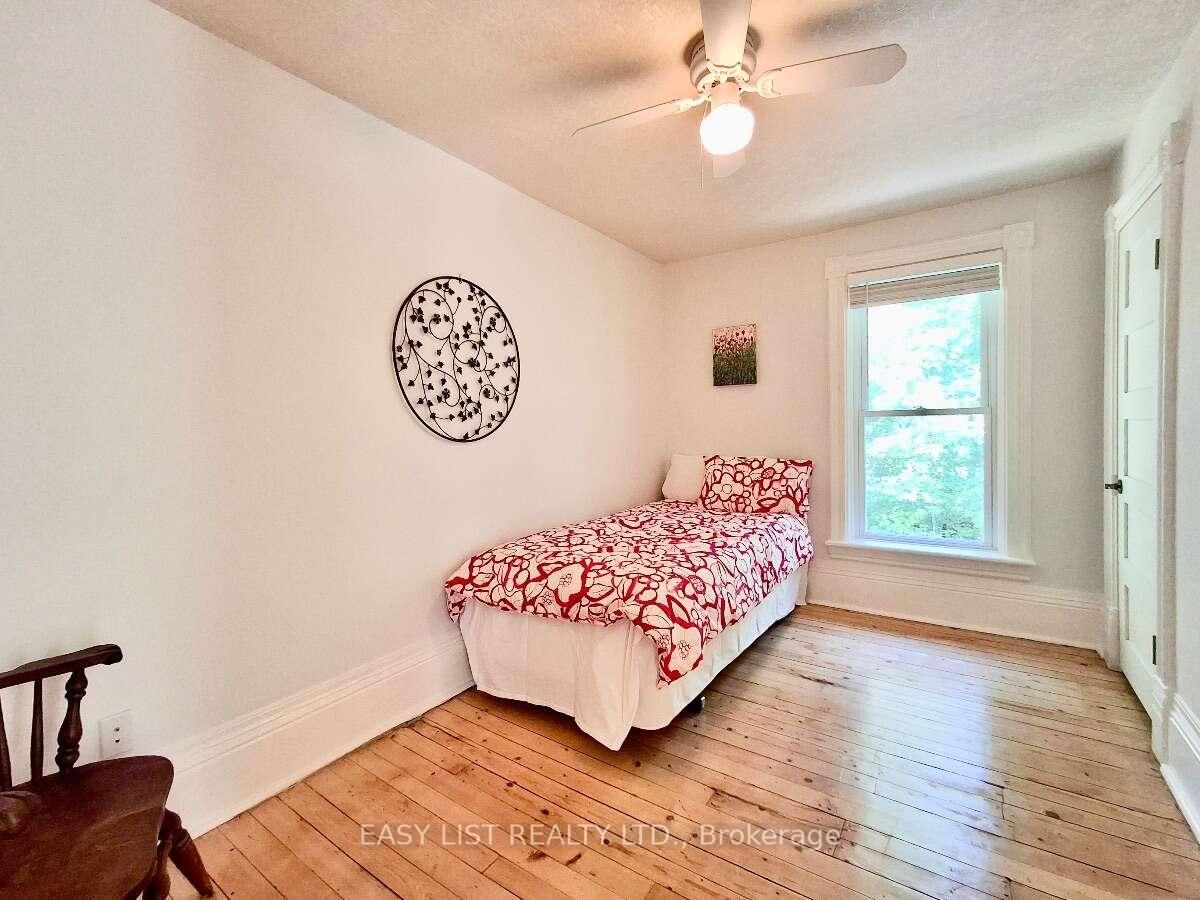 9 River Street • Severn, ON photo 12