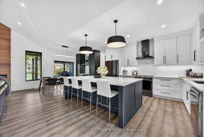 1016 E Lakeshore Road • Oro-Medonte, ON photo 9