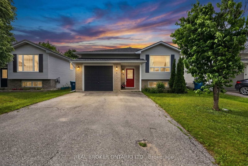 35 Courtney Crescent