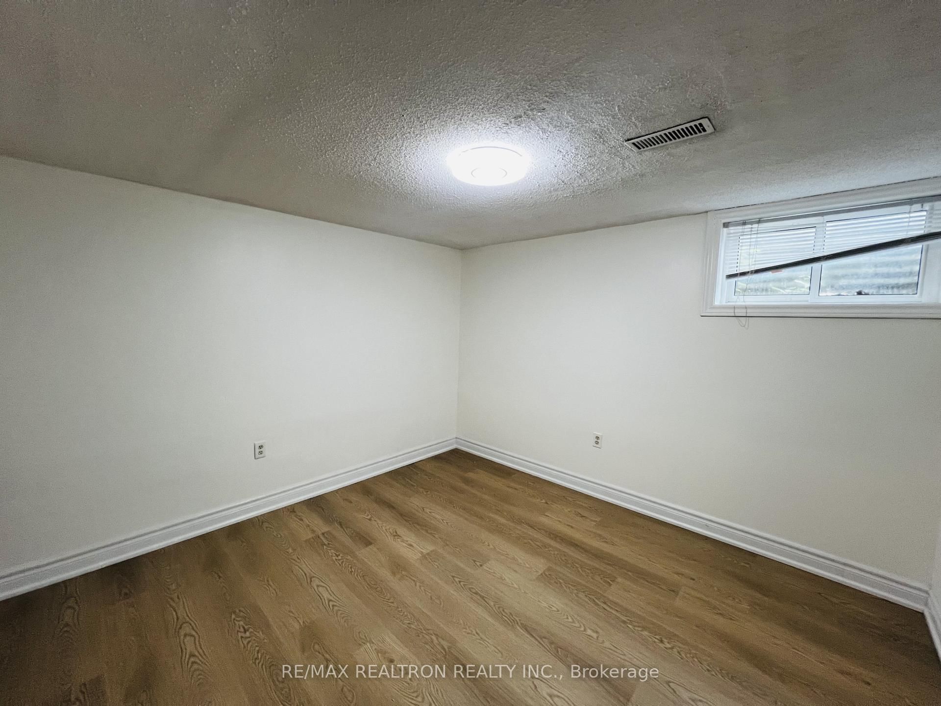 420 Grove Street E, Unit LOWER