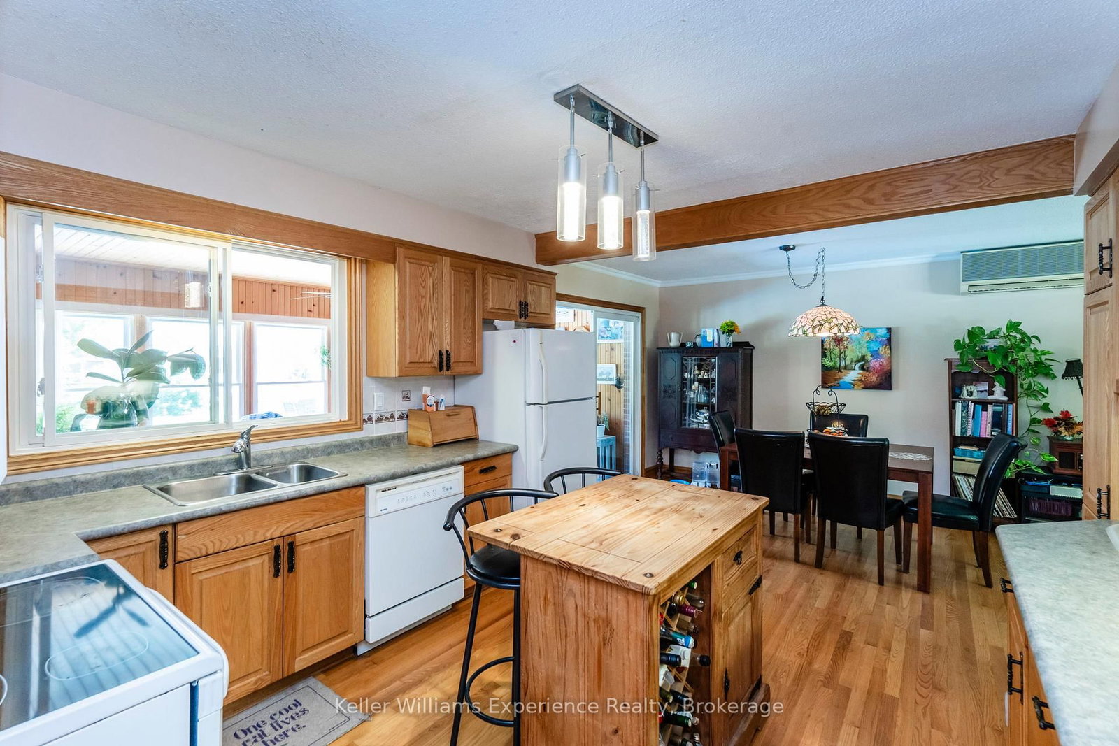 63 Lorne Avenue • Penetanguishene, ON photo 5