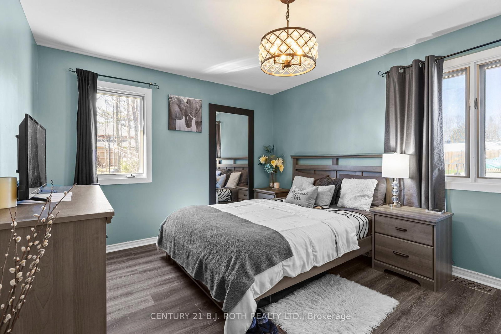 823 Essa Road • Barrie, ON photo 11