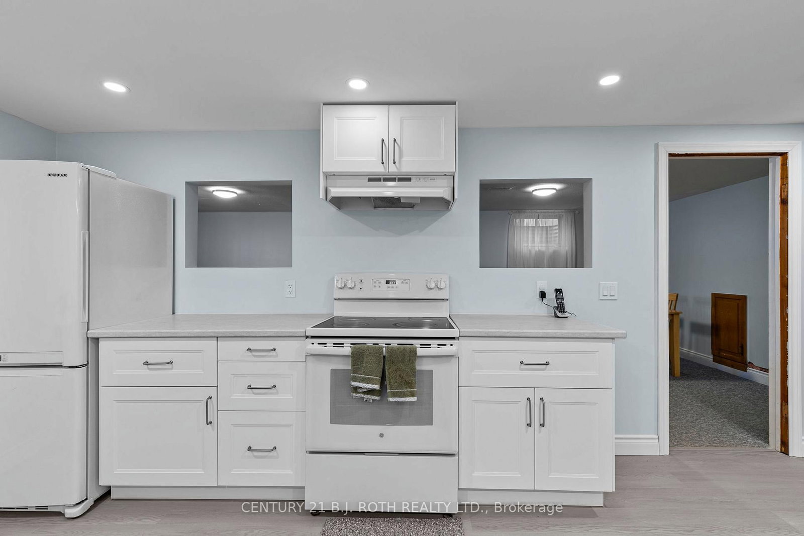 823 Essa Road • Barrie, ON photo 21