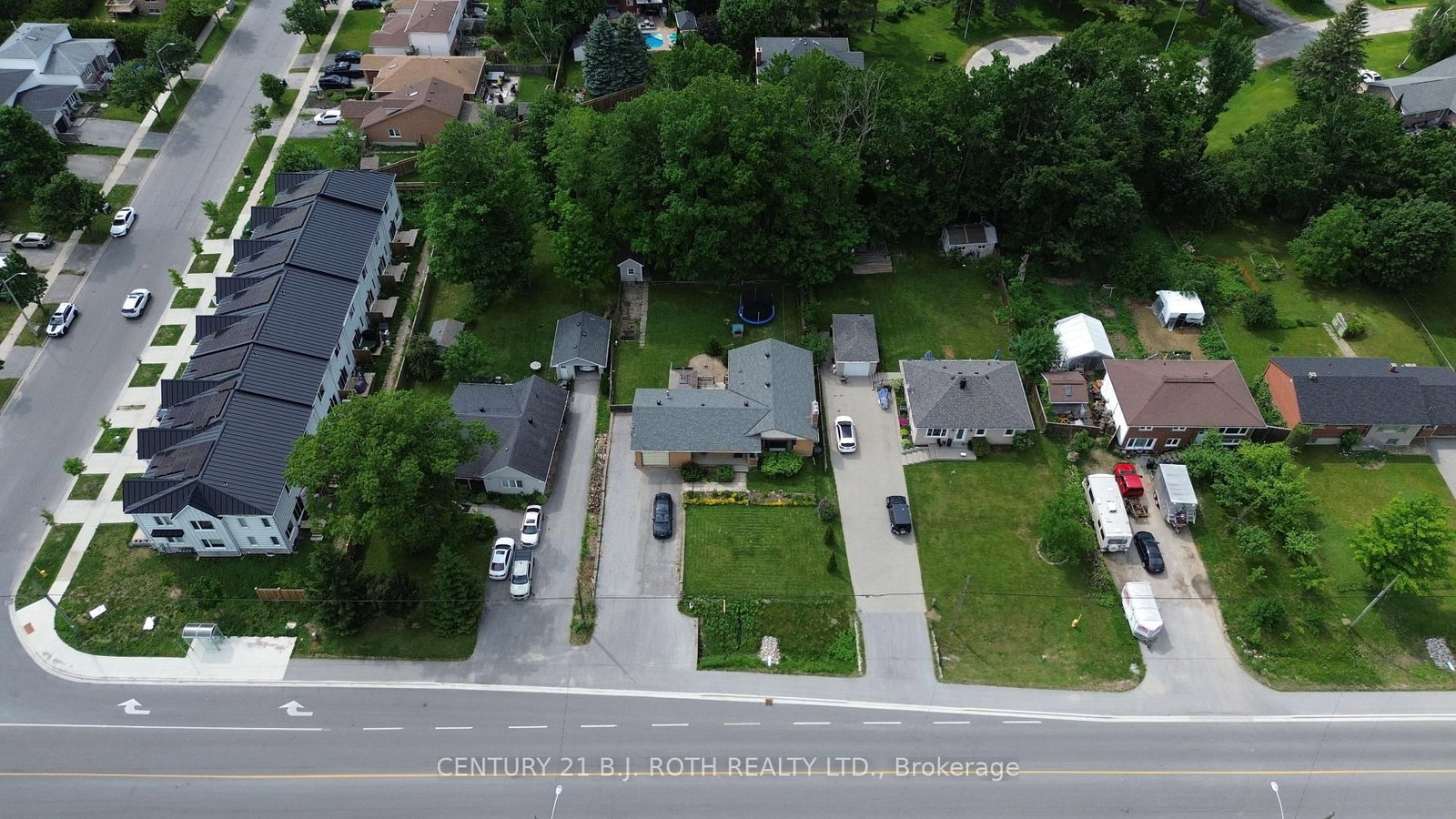 823 Essa Road • Barrie, ON photo 32