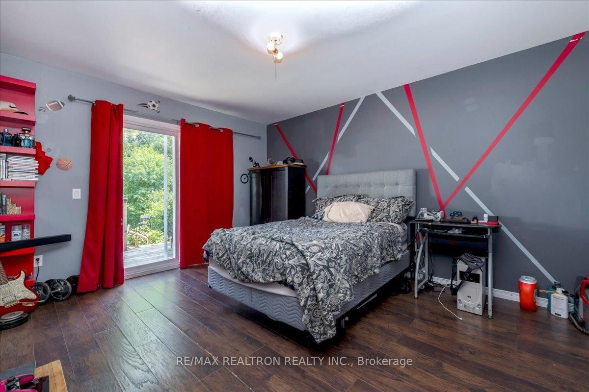 14 Courtland Street • Orillia, ON photo 13