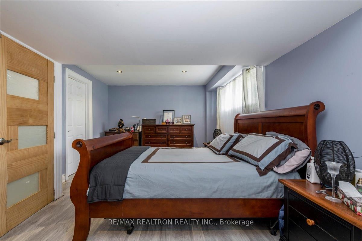 14 Courtland Street • Orillia, ON photo 17