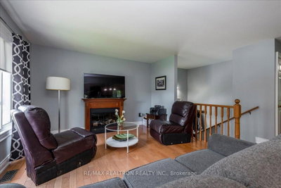 14 Courtland Street • Orillia, ON photo 3