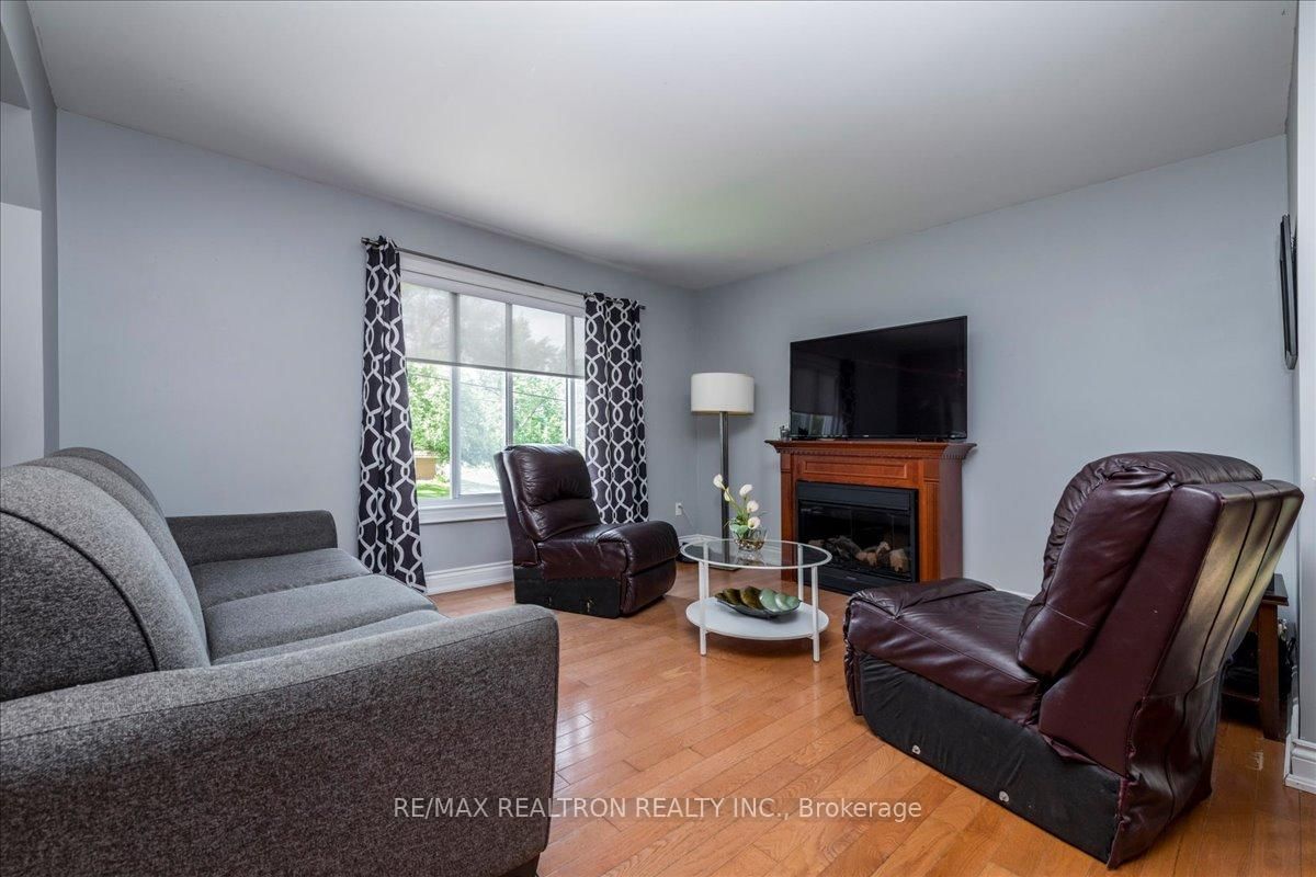 14 Courtland Street • Orillia, ON photo 4