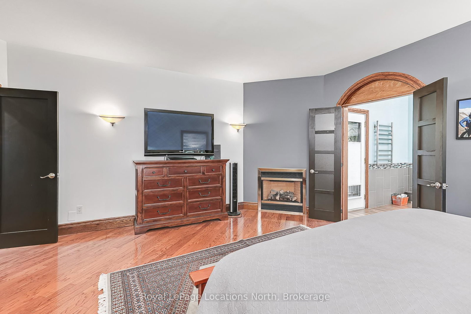 44 Blackburn Avenue • Clearview, ON photo 12