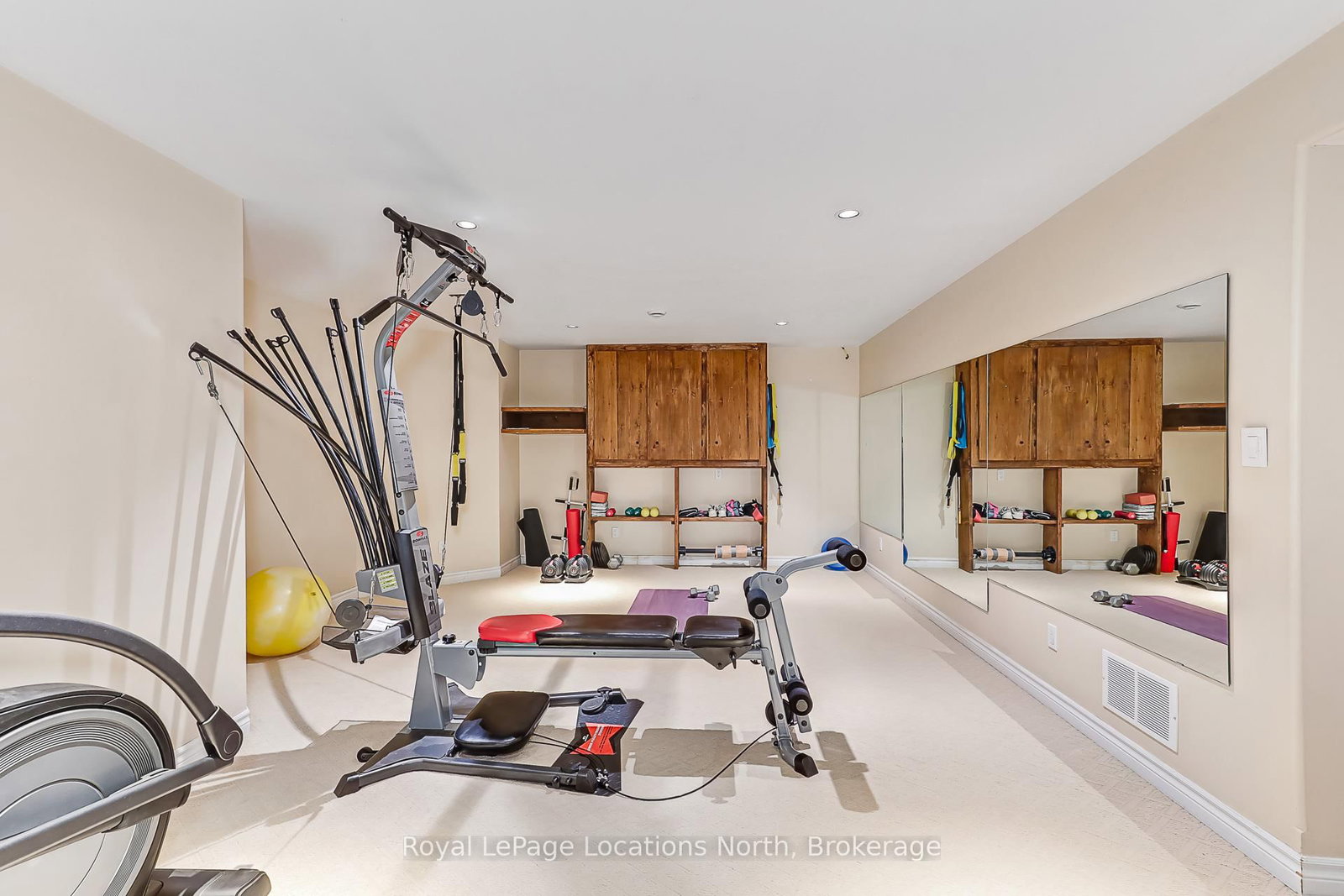 44 Blackburn Avenue • Clearview, ON photo 24