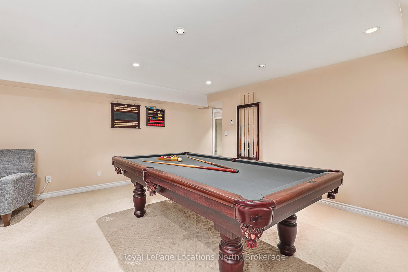 44 Blackburn Avenue • Clearview, ON photo 27