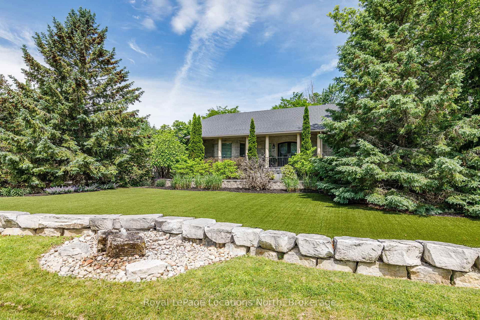 44 Blackburn Avenue • Clearview, ON photo 3