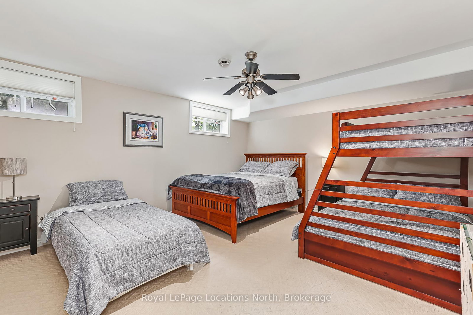 44 Blackburn Avenue • Clearview, ON photo 30