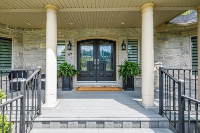 44 Blackburn Avenue • Clearview, ON photo 6