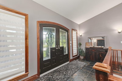 44 Blackburn Avenue • Clearview, ON photo 9