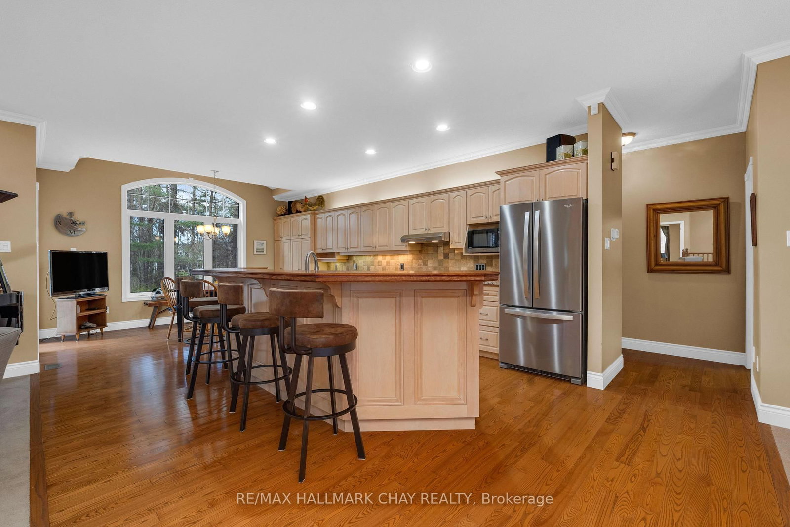 Listing Image 7