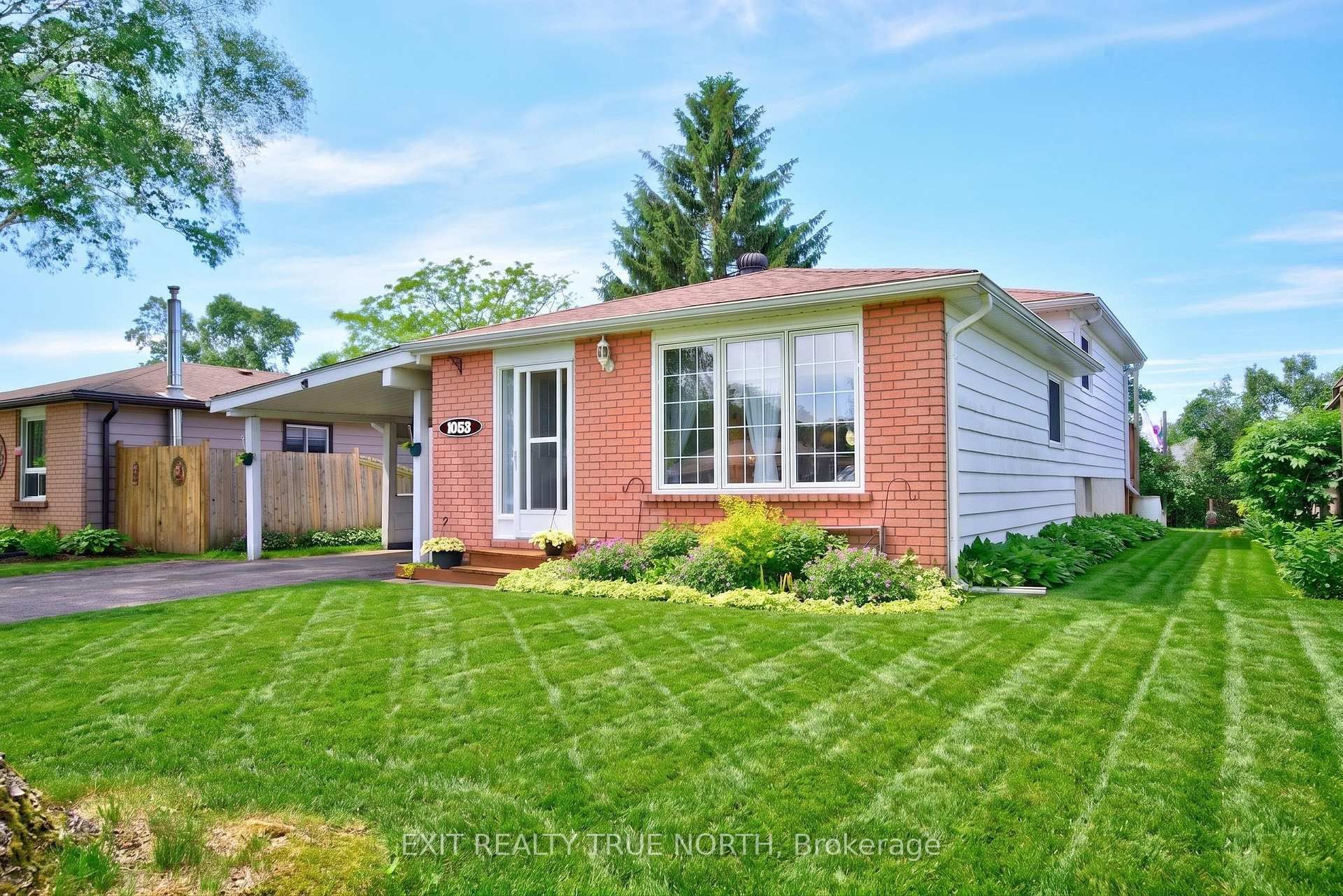 1053 Glen Bogie Crescent