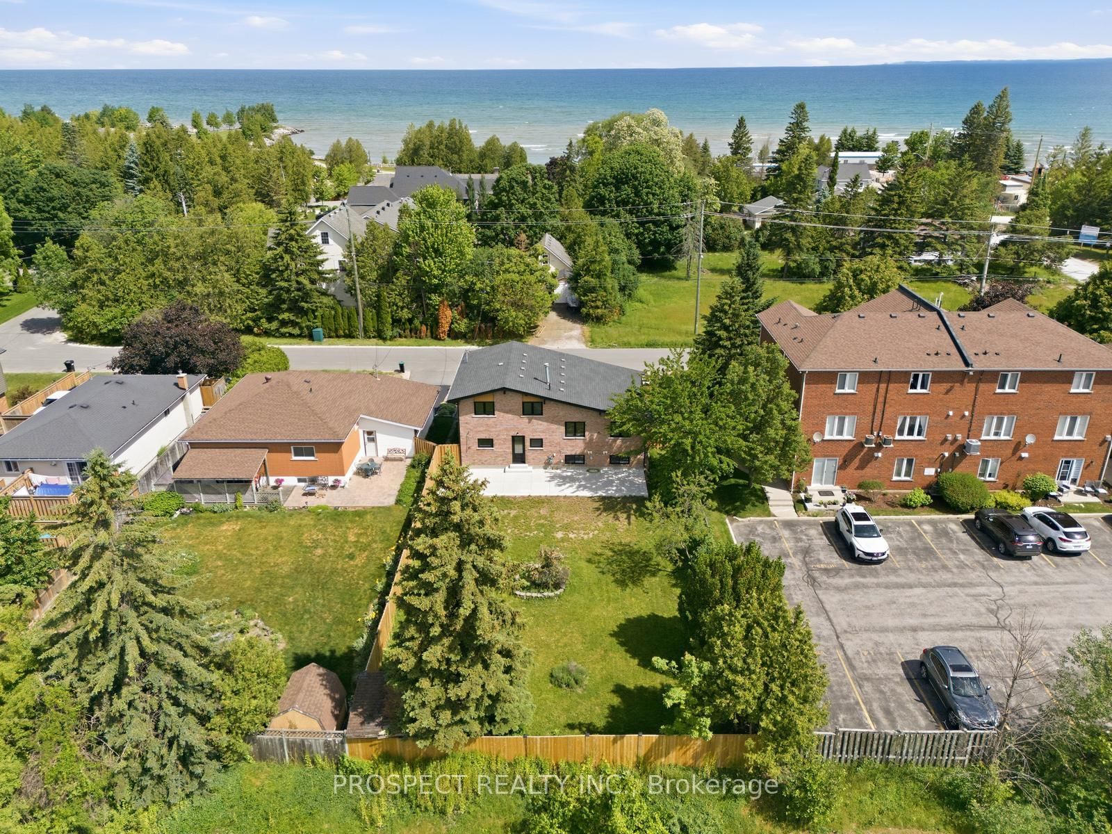 568 Simcoe Street