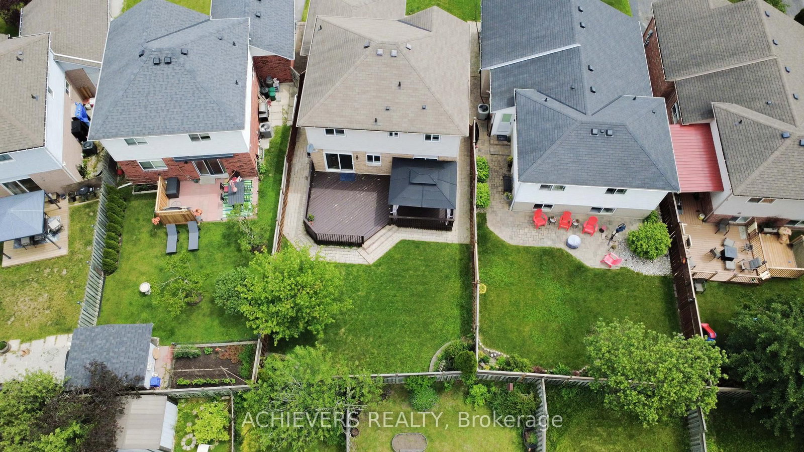 66 Leggott Avenue • Barrie, ON photo 39