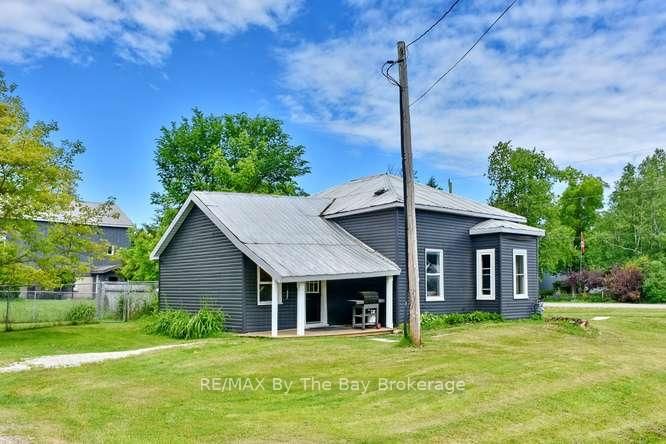 11 Edward Street W