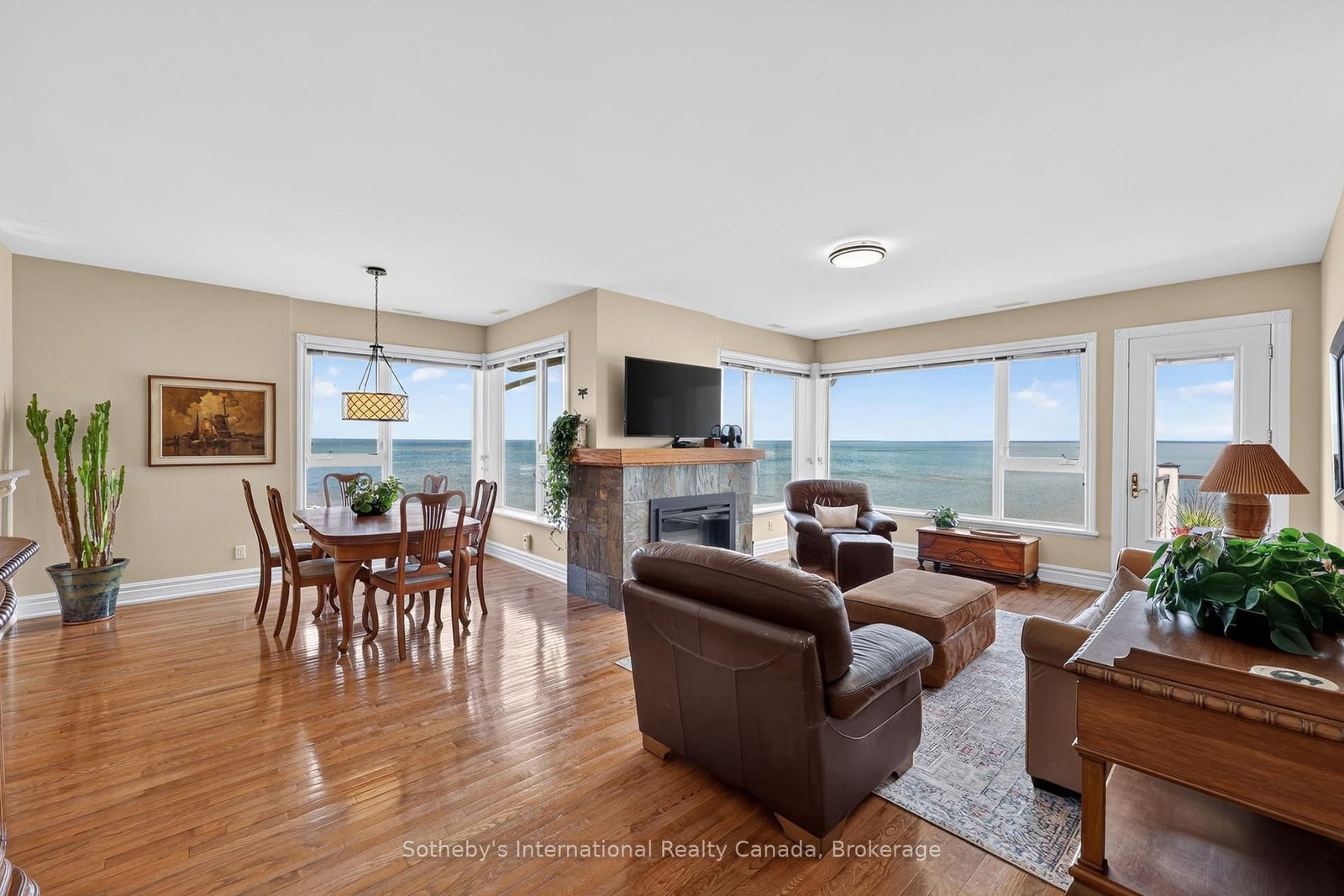 541 MARINERS Way • Collingwood, ON photo 10