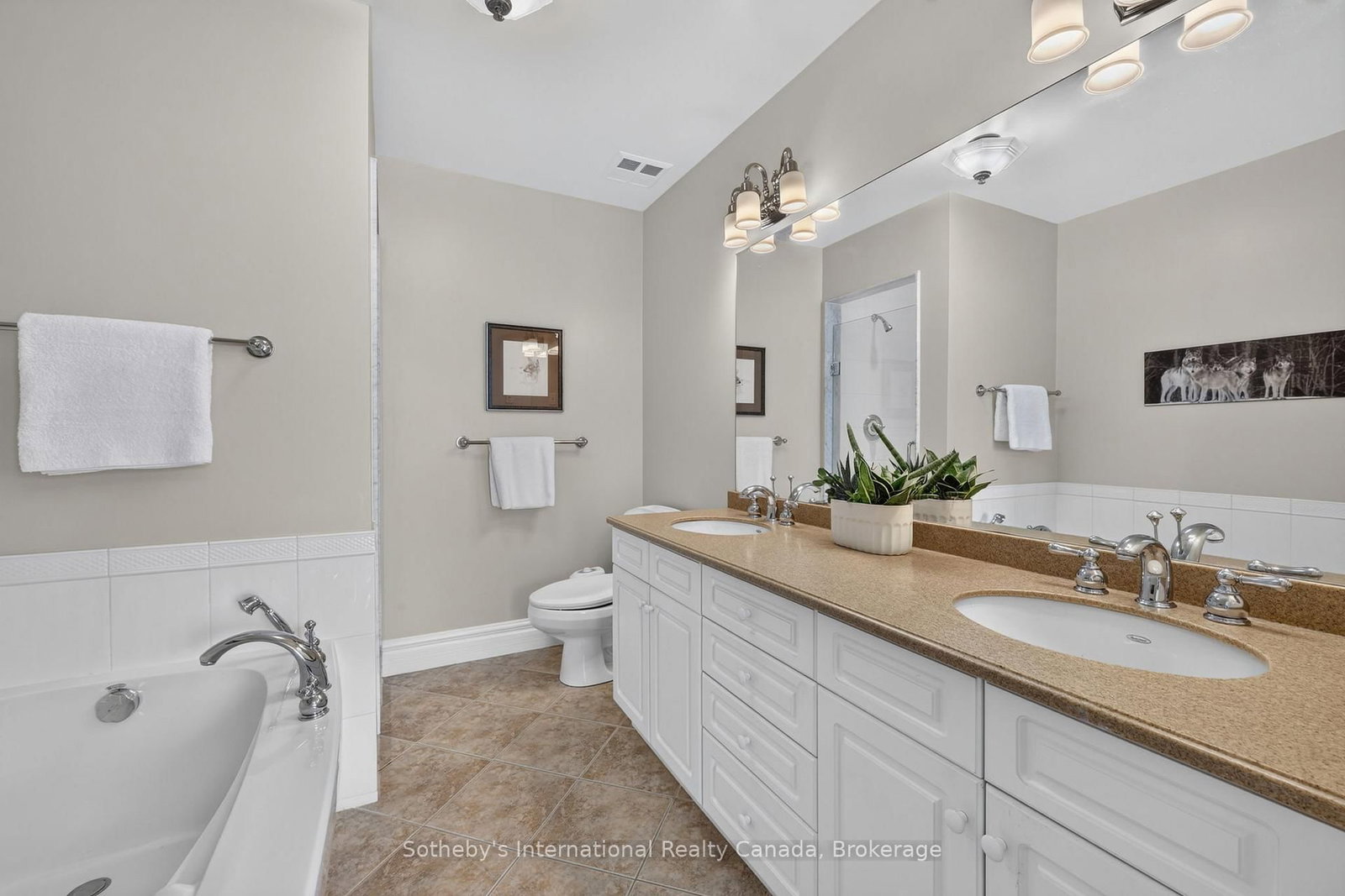 541 MARINERS Way • Collingwood, ON photo 19