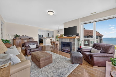 541 MARINERS Way • Collingwood, ON photo 8