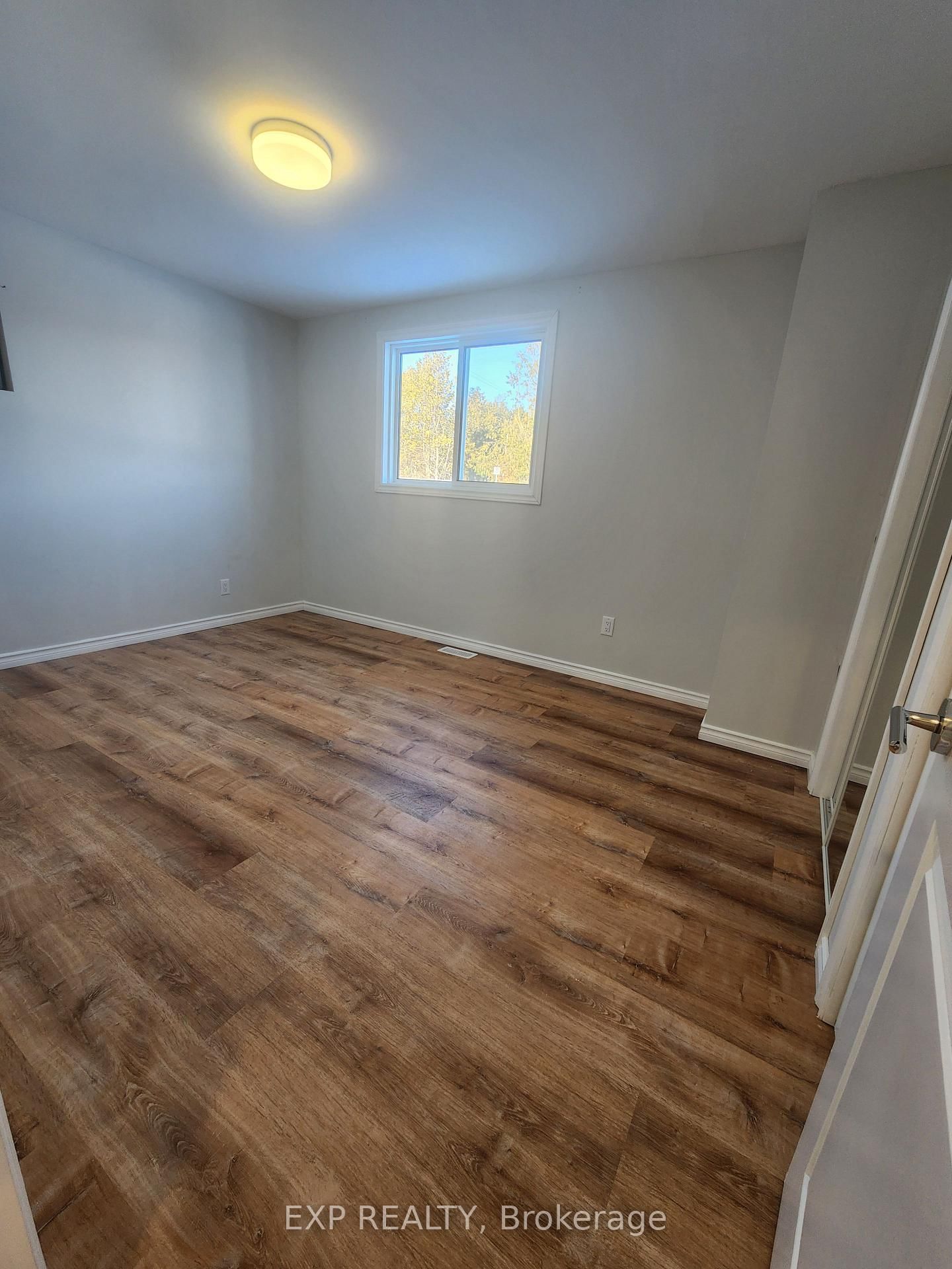 71 Lakeshore Road E • Oro-Medonte, ON photo 10