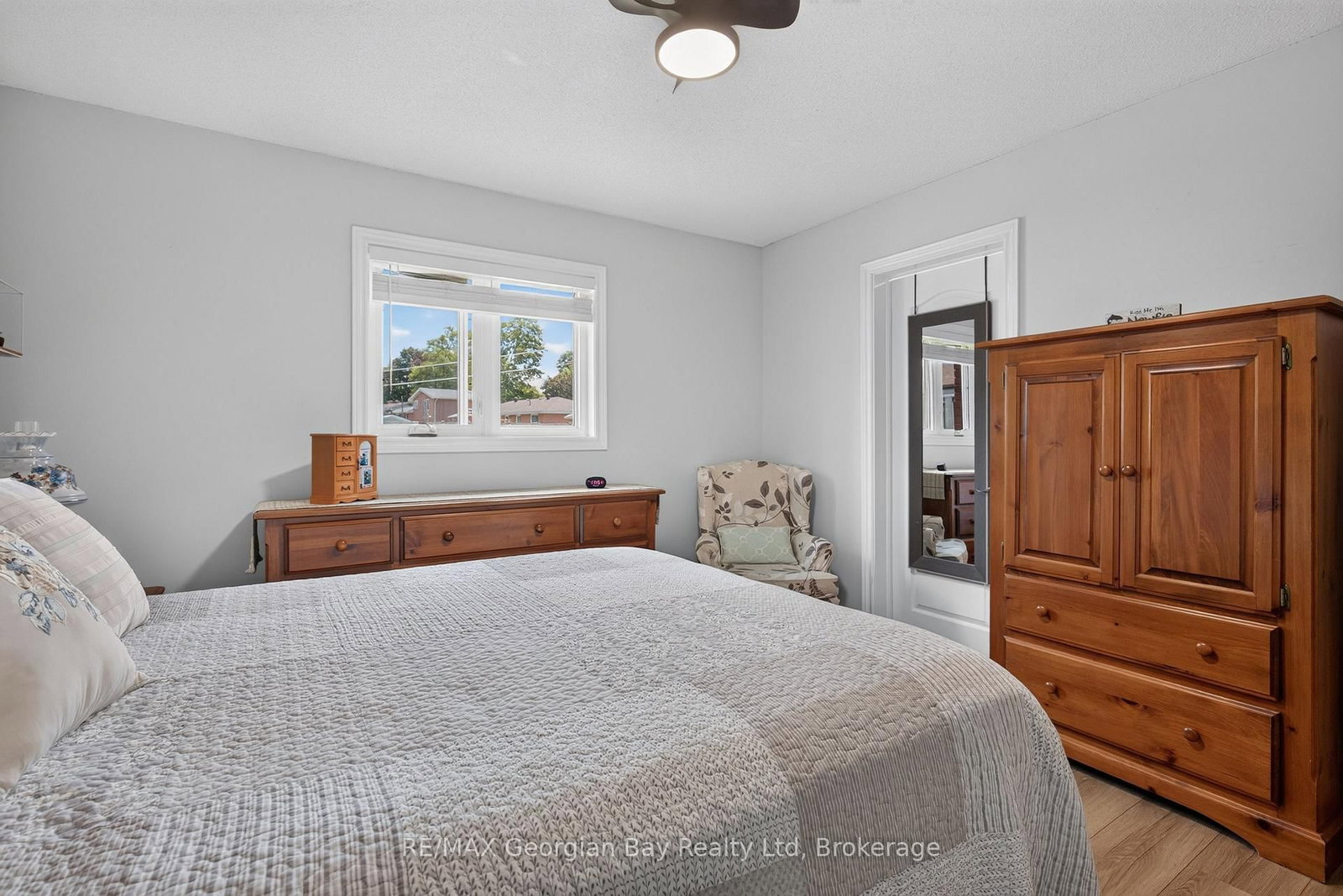 71 Lorne Avenue • Penetanguishene, ON photo 17