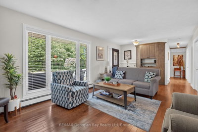 71 Lorne Avenue • Penetanguishene, ON photo 9
