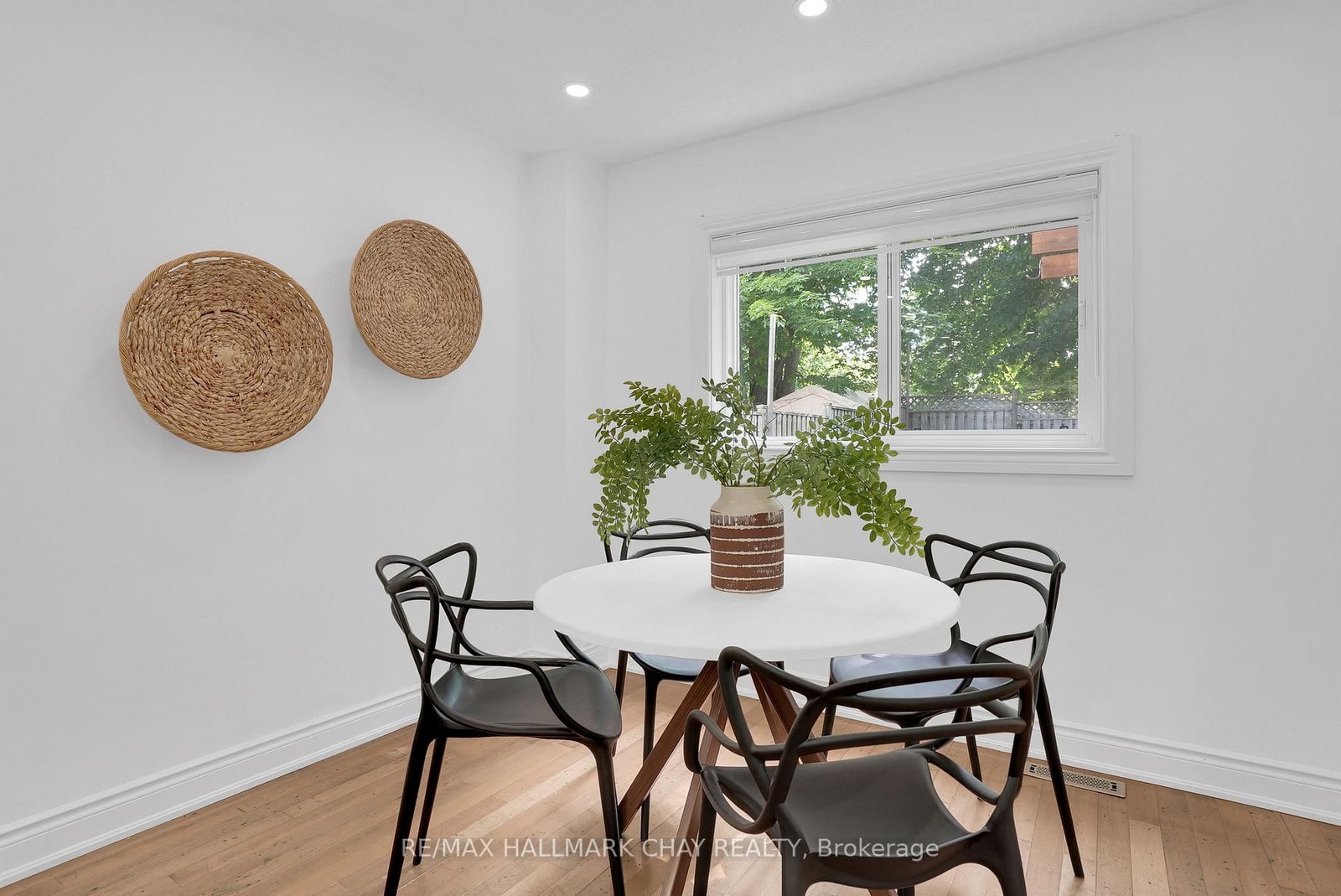 100 Copeman Crescent • Barrie, ON photo 7