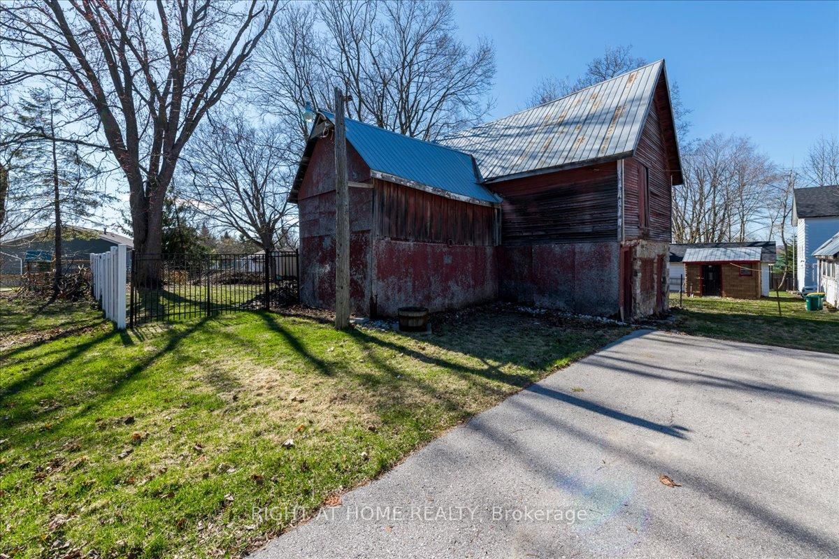 467 High Street • Orillia, ON photo 21