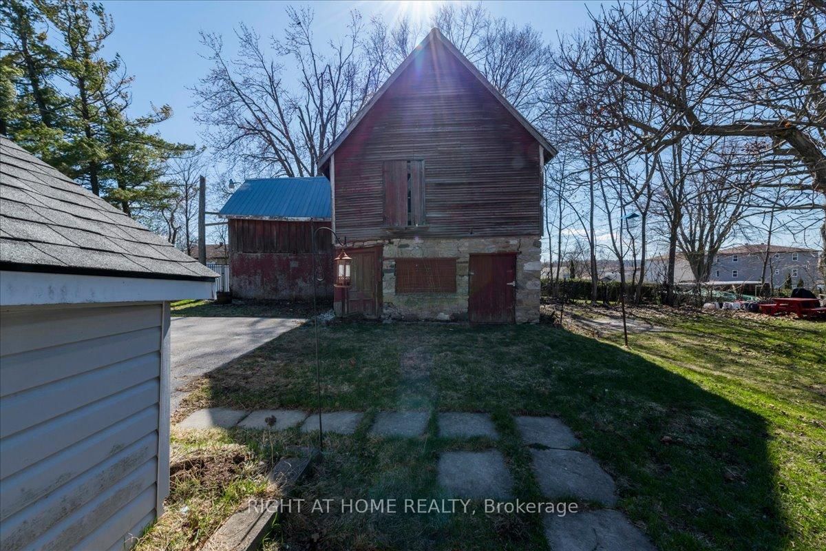 467 High Street • Orillia, ON photo 25