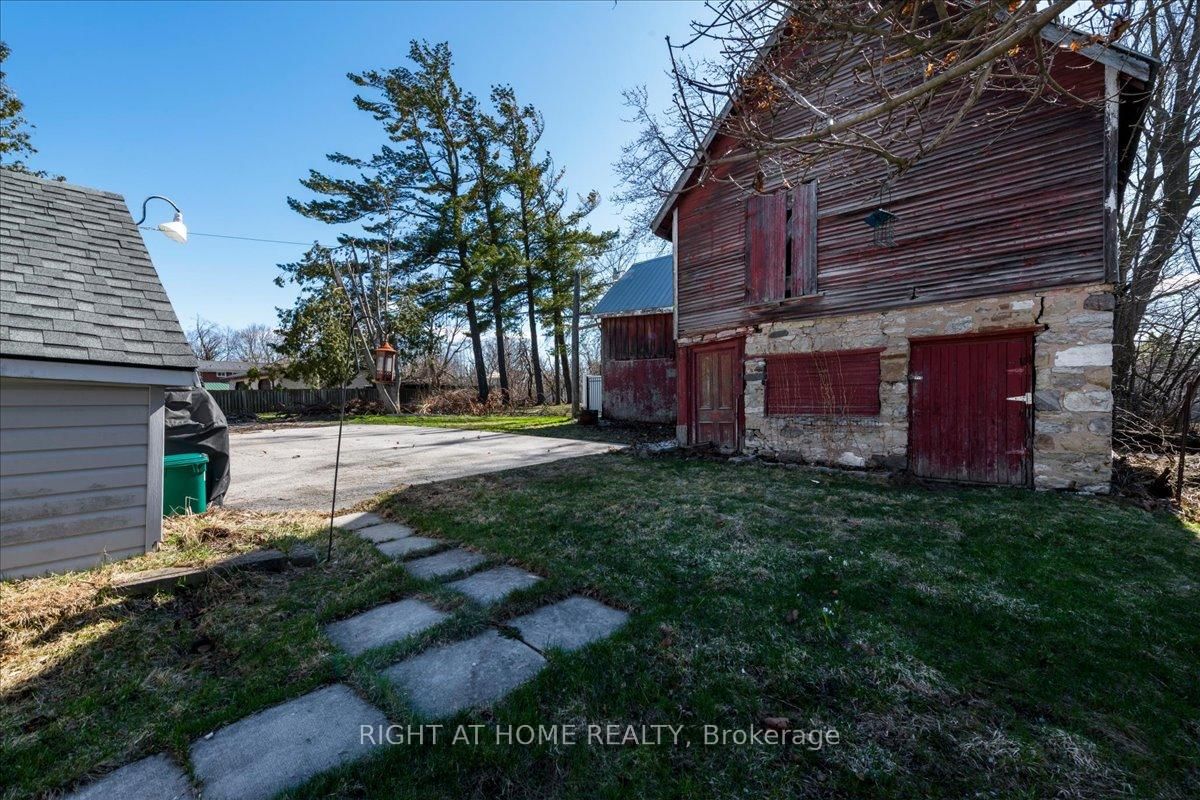 467 High Street • Orillia, ON photo 27