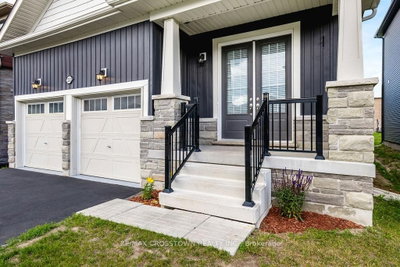 22 Simona Avenue • Wasaga Beach, ON photo 3