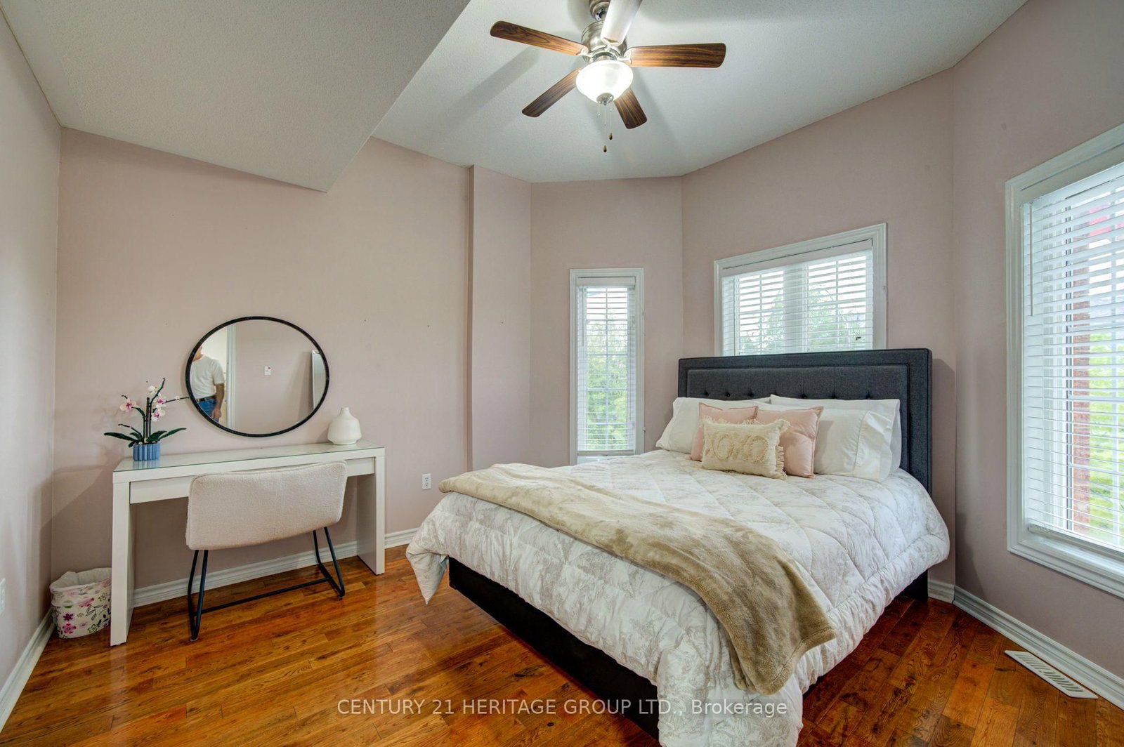 11 Maple Crown Terrace S • Barrie, ON photo 17