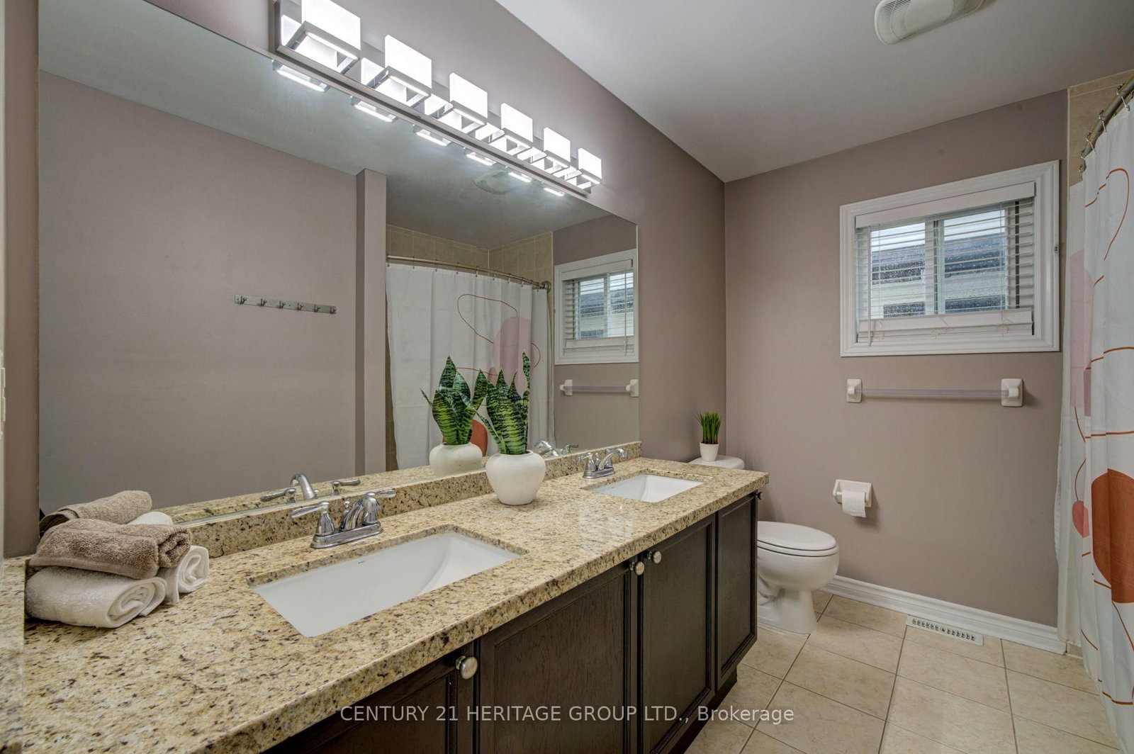 11 Maple Crown Terrace S • Barrie, ON photo 18