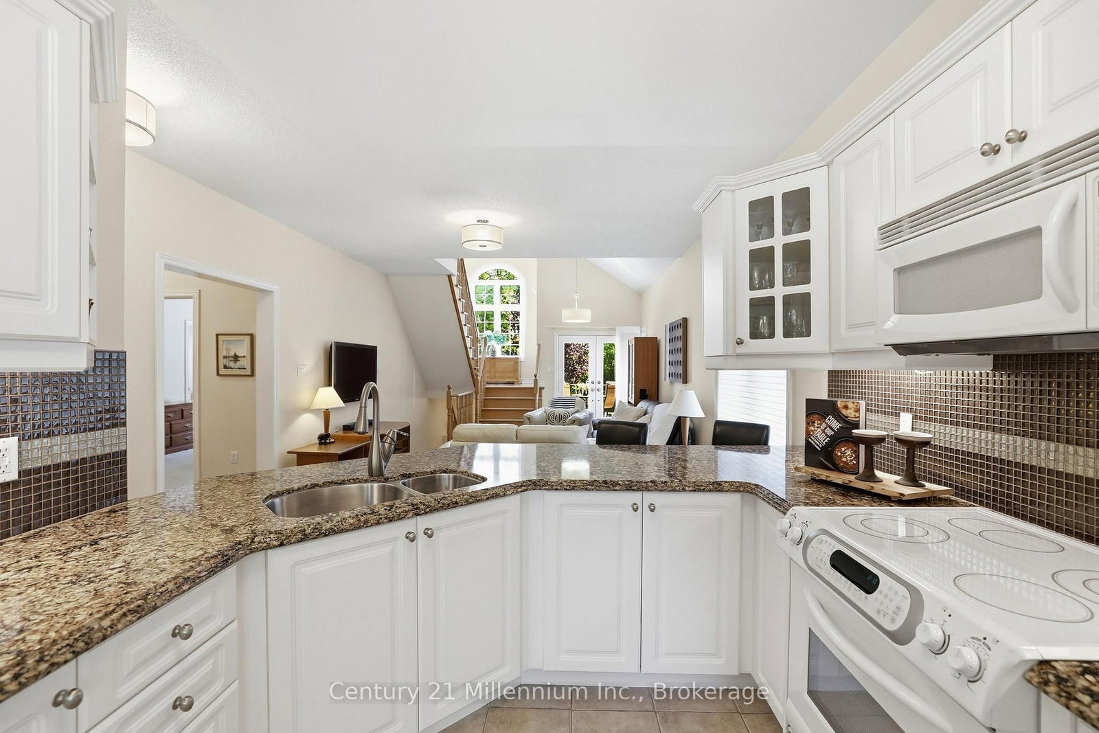 18 Thomas Drive • Collingwood, ON photo 10
