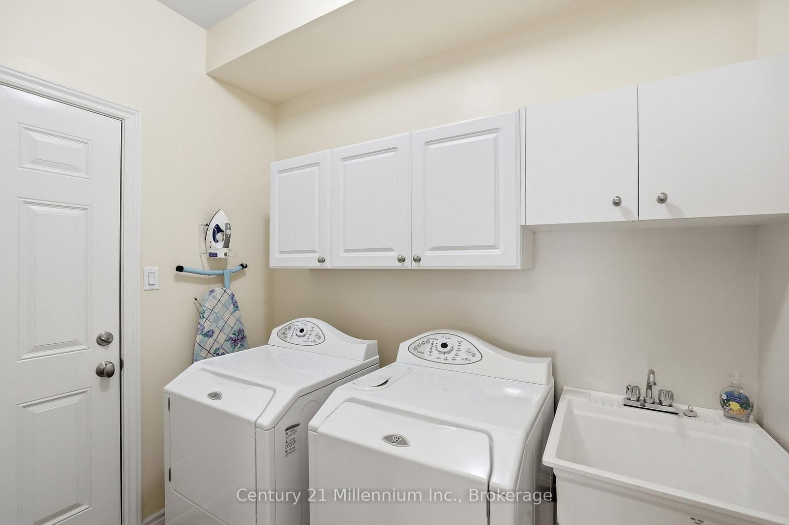 18 Thomas Drive • Collingwood, ON photo 24