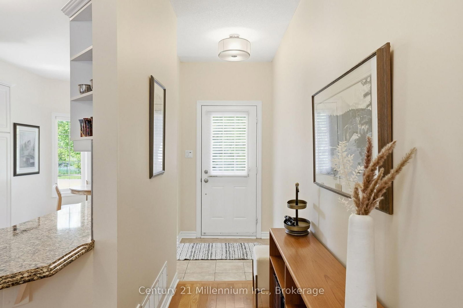 18 Thomas Drive • Collingwood, ON photo 6