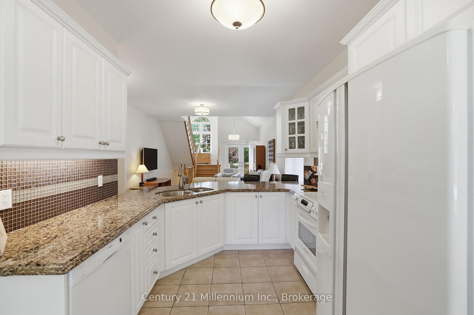 18 Thomas Drive • Collingwood, ON photo 9