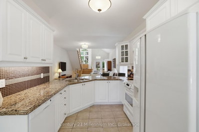 18 Thomas Drive • Collingwood, ON photo 9