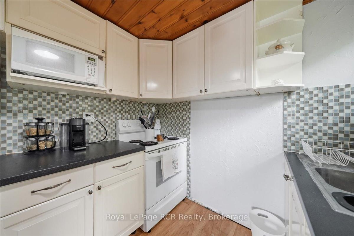 45 Andrew Drive • Tiny, ON photo 11