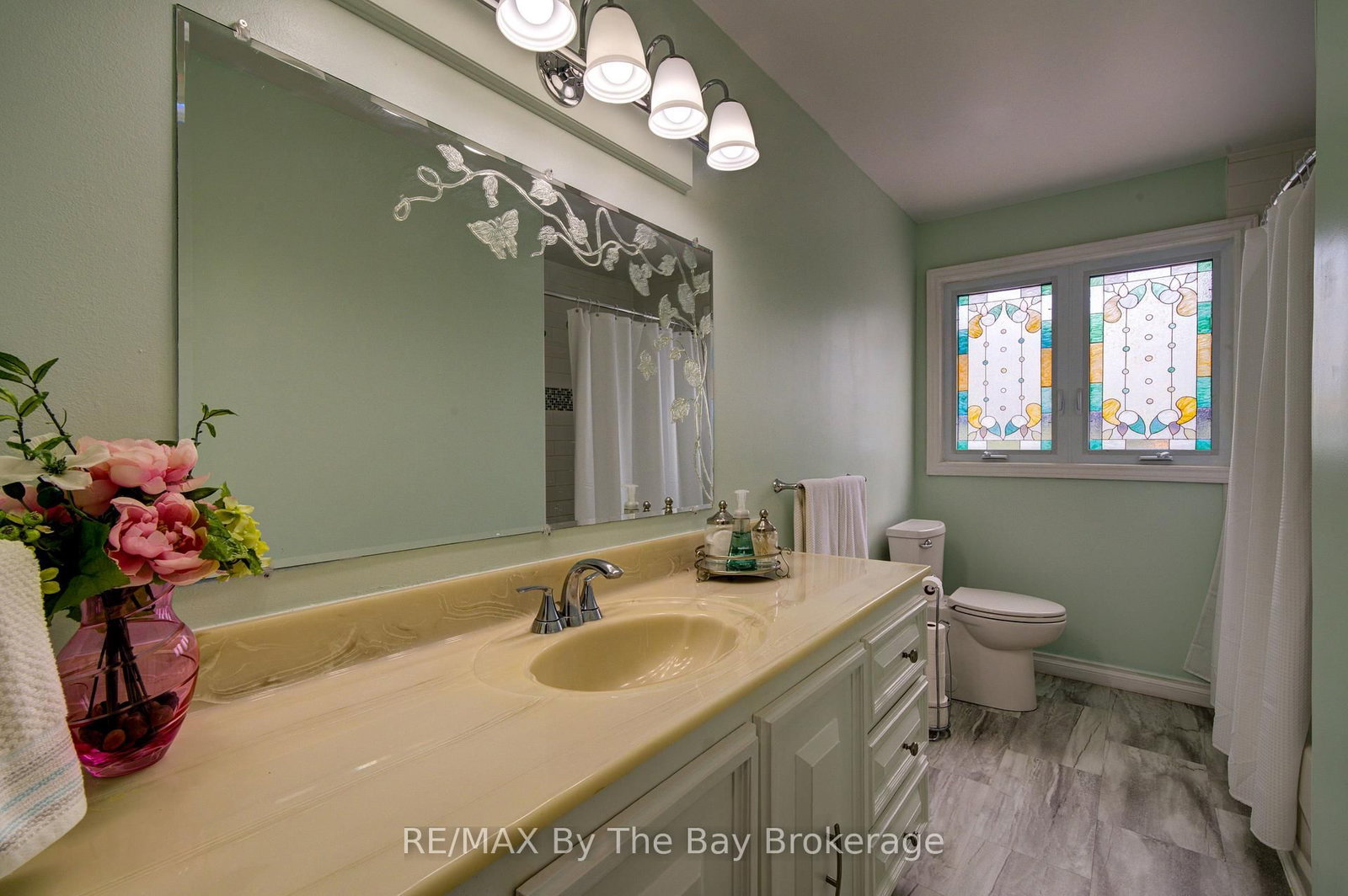 93 Frederick Dr S/s Drive • Wasaga Beach, ON photo 23