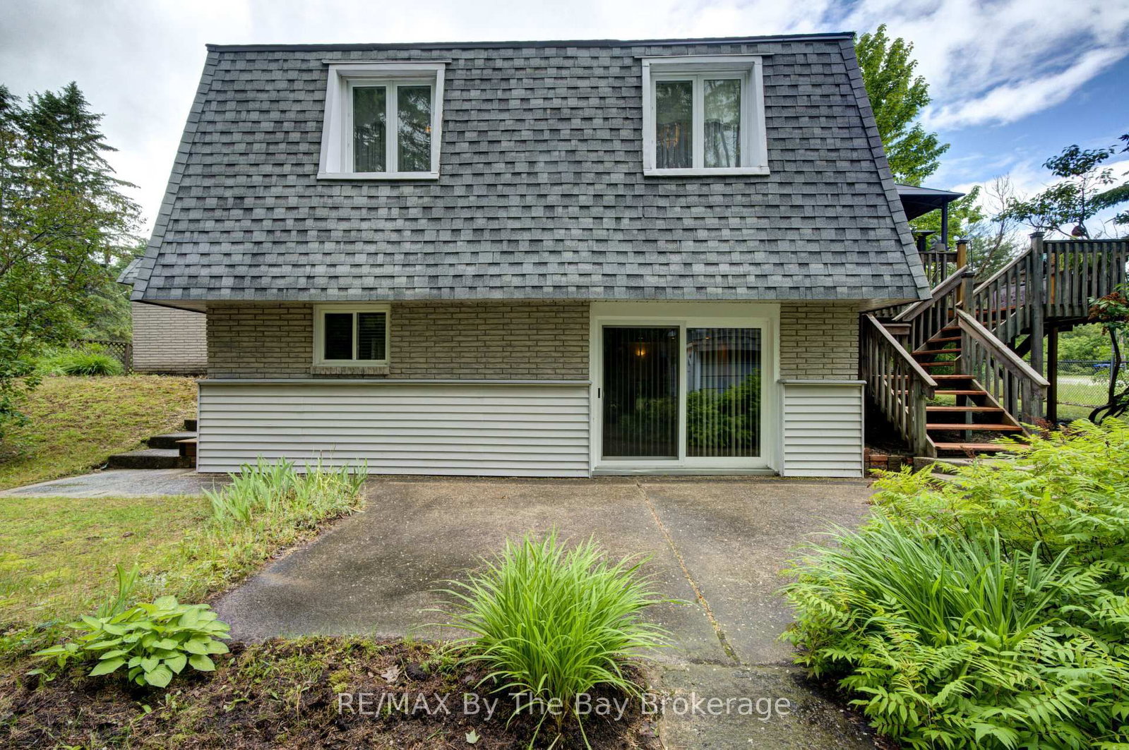 93 Frederick Dr S/s Drive • Wasaga Beach, ON photo 4