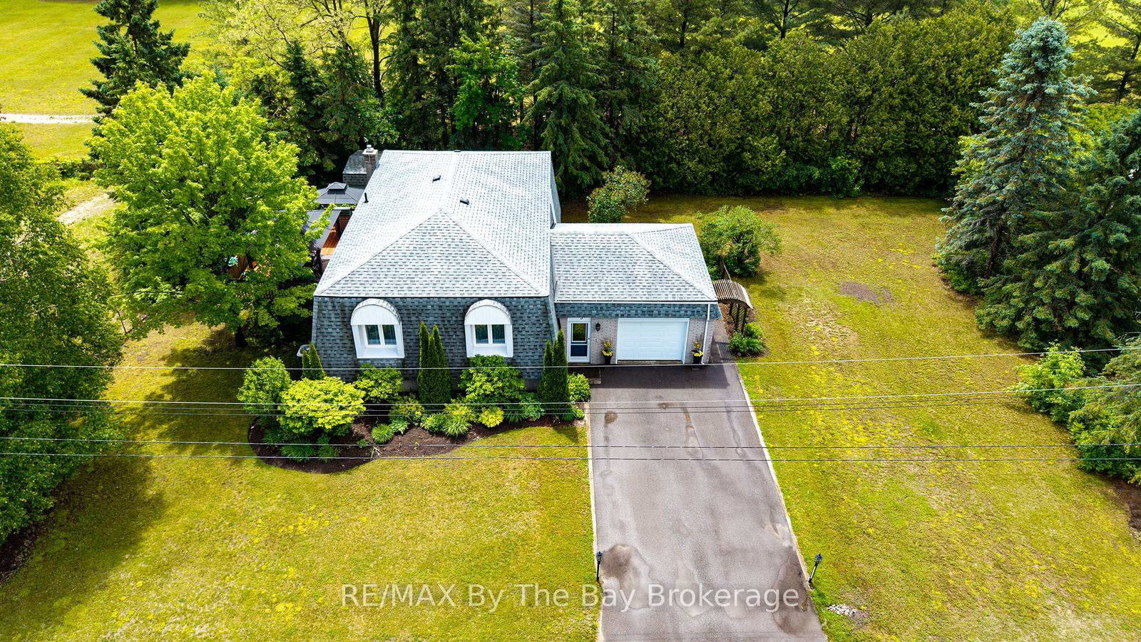 93 Frederick Dr S/s Drive • Wasaga Beach, ON photo 42
