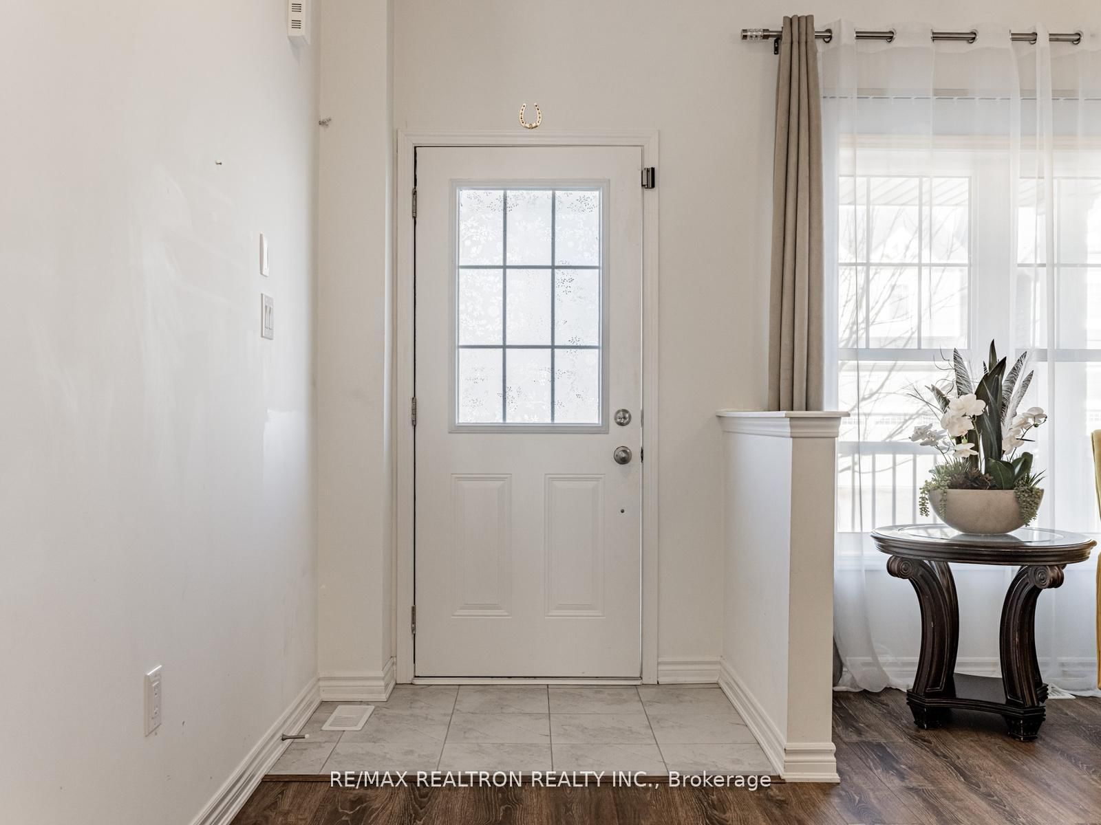 6 Bobolink Drive • Wasaga Beach, ON photo 2