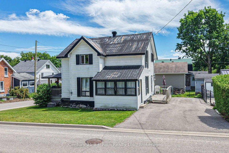 139 Borland Street E