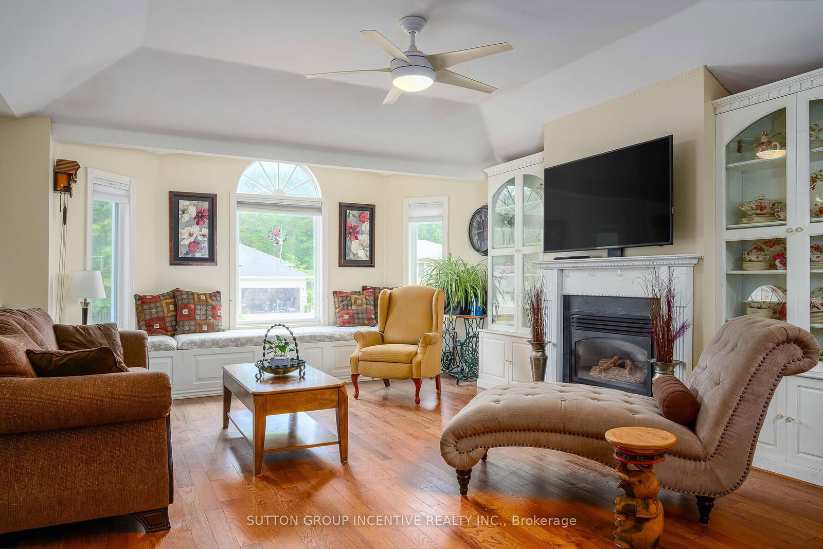 48 Wesley Avenue • Wasaga Beach, ON photo 6
